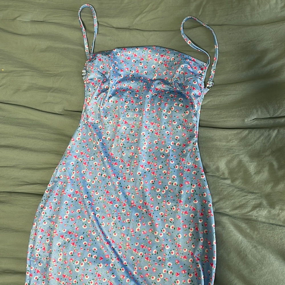 NWOT Floral backless Dress